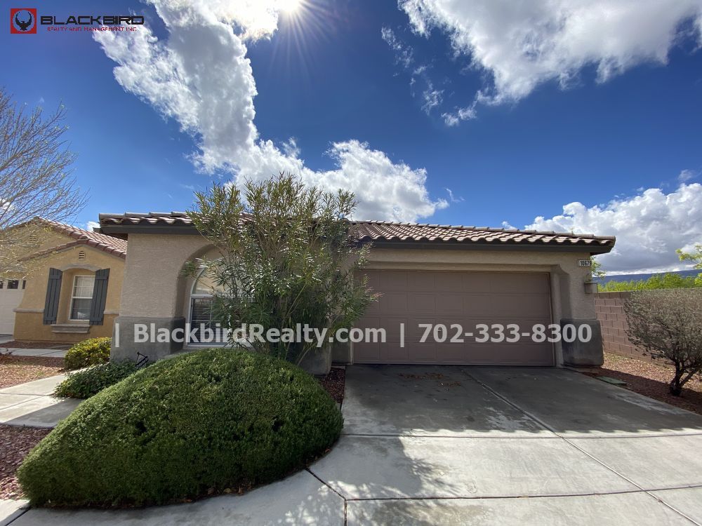 Primary Photo - Single Story in the heart of Summerlin
