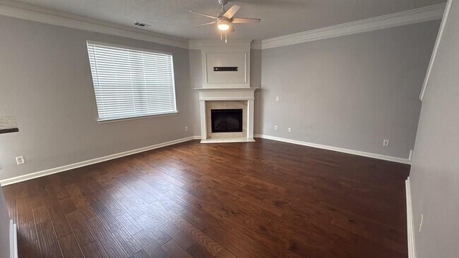 Foto del edificio - 387 Weatherstone Pl