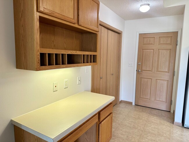 Building Photo - 4431 Calico Dr S