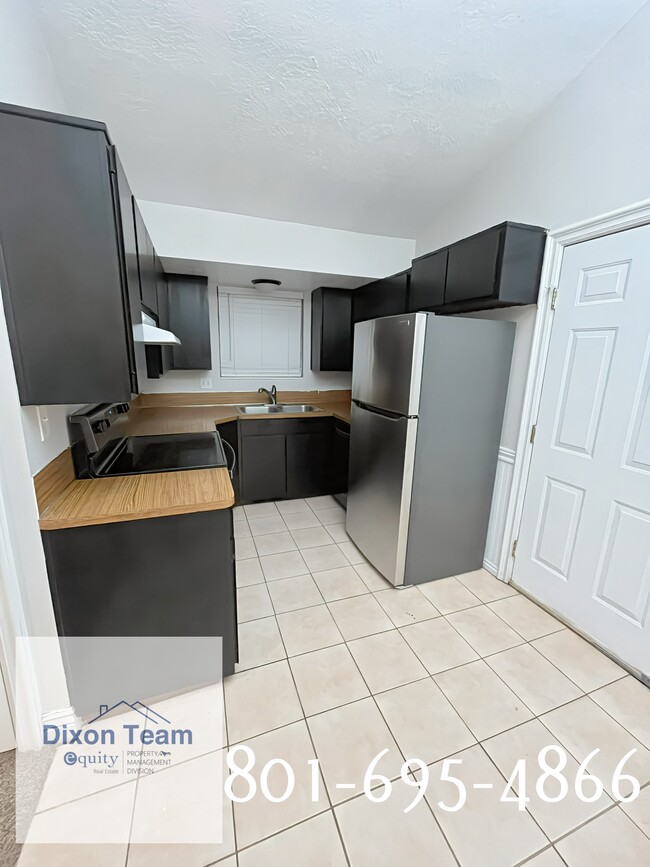 Building Photo - 977 S 225 E