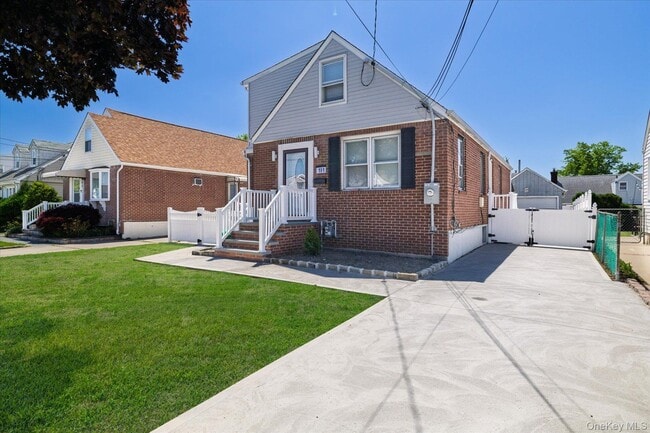 Building Photo - 191 Raff Ave