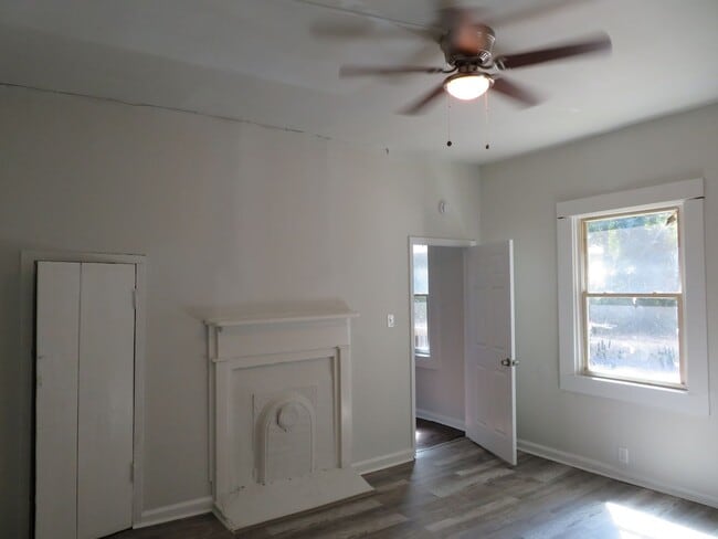 Building Photo - 615 Gilliam St