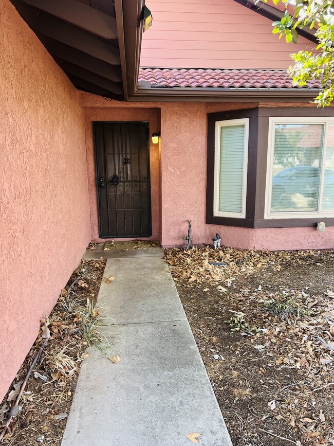 Building Photo - 15721 Shadow Mountain Ln