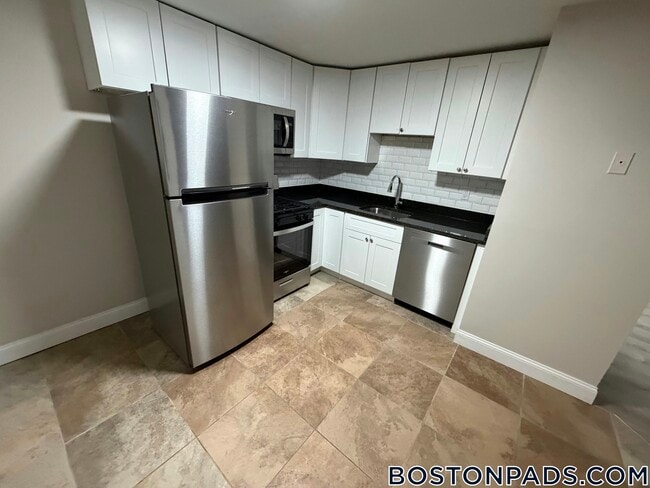 Building Photo - 169 Aiken Ave