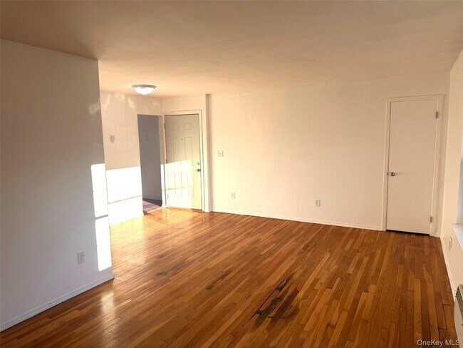 Foto del edificio - 5 Wildwood Dr