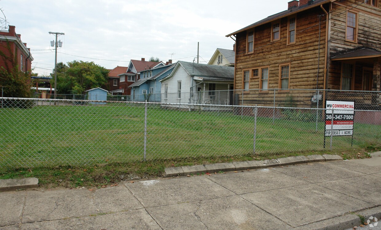 Building Photo - 228 Shelton Ave