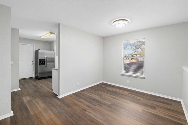 Building Photo - 112 Ames Cove