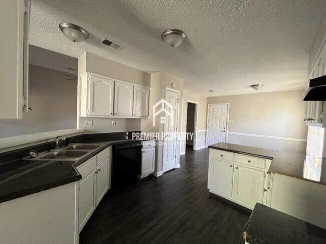 Building Photo - 8398 Wind River Cir N