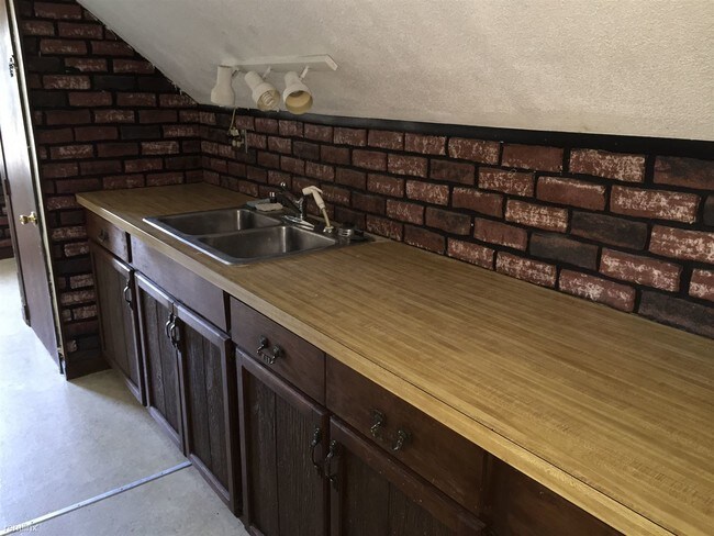 Building Photo - 2 br, 1 bath  - 25 William St Fl 3 3rd floor