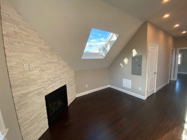 Primary Photo - 23 Dell St