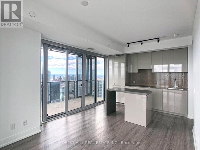 Building Photo - 7 Grenville St