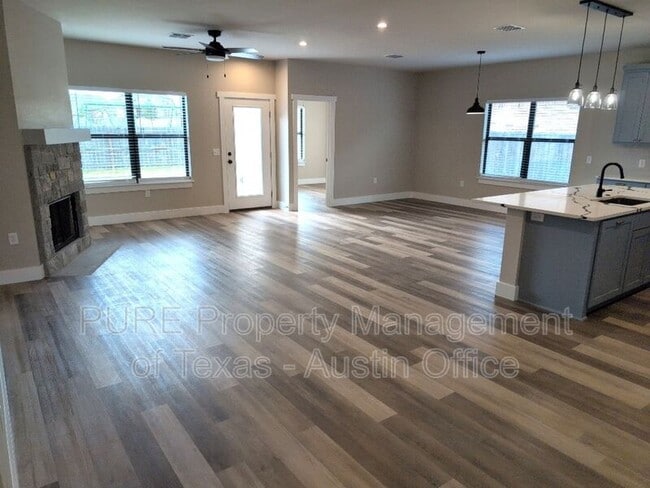 Building Photo - 6824 Caterina Cv