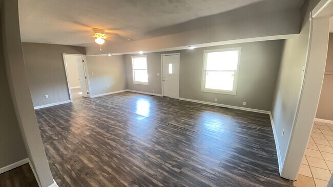 Building Photo - 637 Homecrest Ave