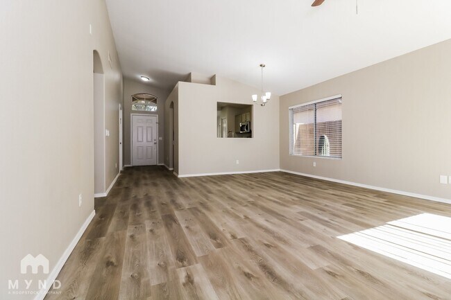 Foto del edificio - 2303 E Aire Libre Ave