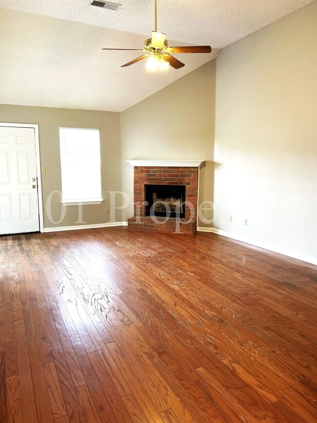 Building Photo - 9593 Daly Dr