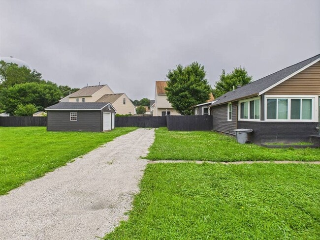Building Photo - Beautiful 3 Bedroom 2 Bathroom 1 car Garag...