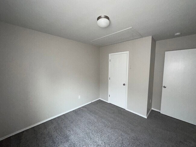 Building Photo - 137 N M Ave. El Reno, OK 73036