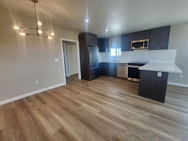 Building Photo - Beautiful Remodeled Home