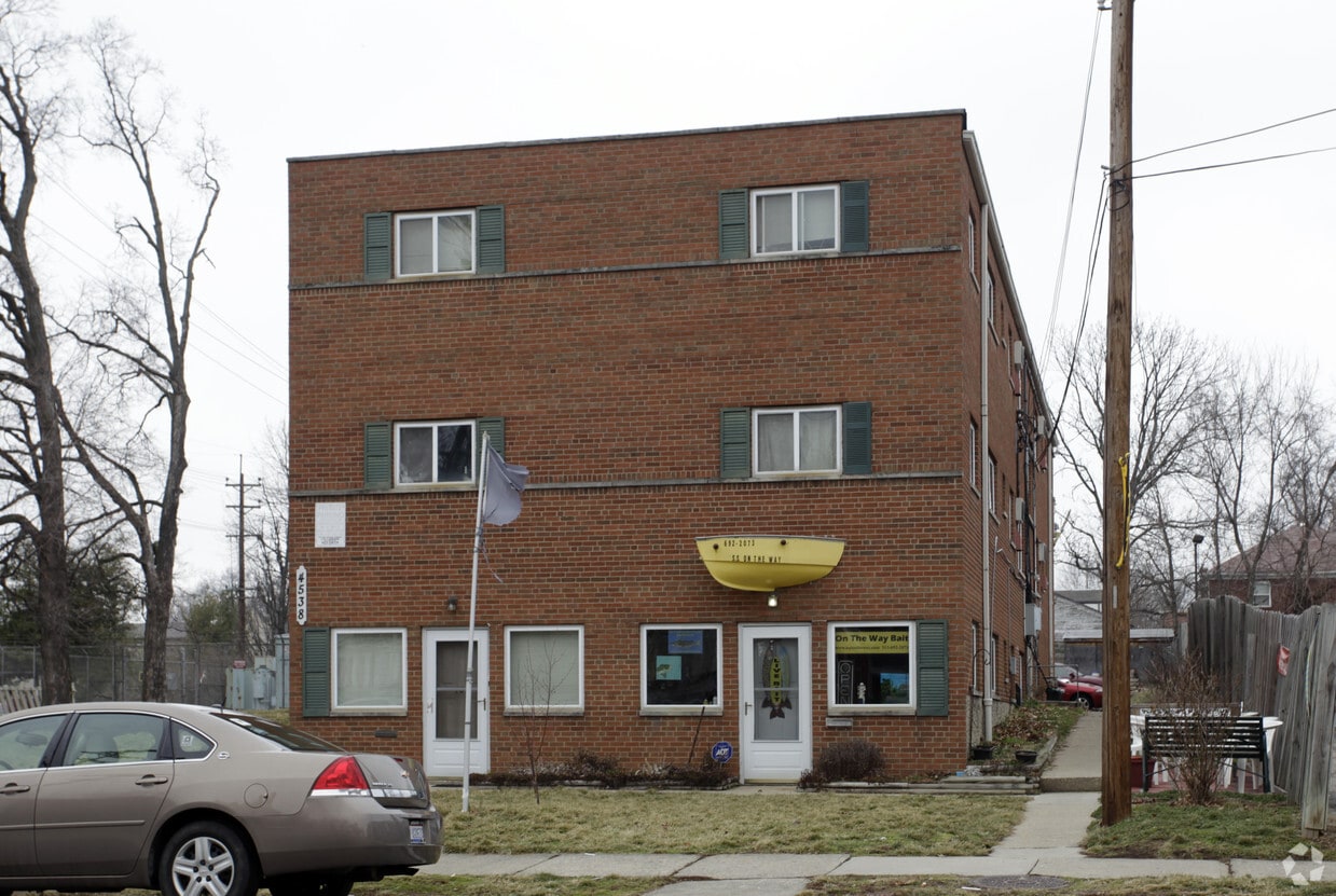 Building Photo - 4538 W 8th St