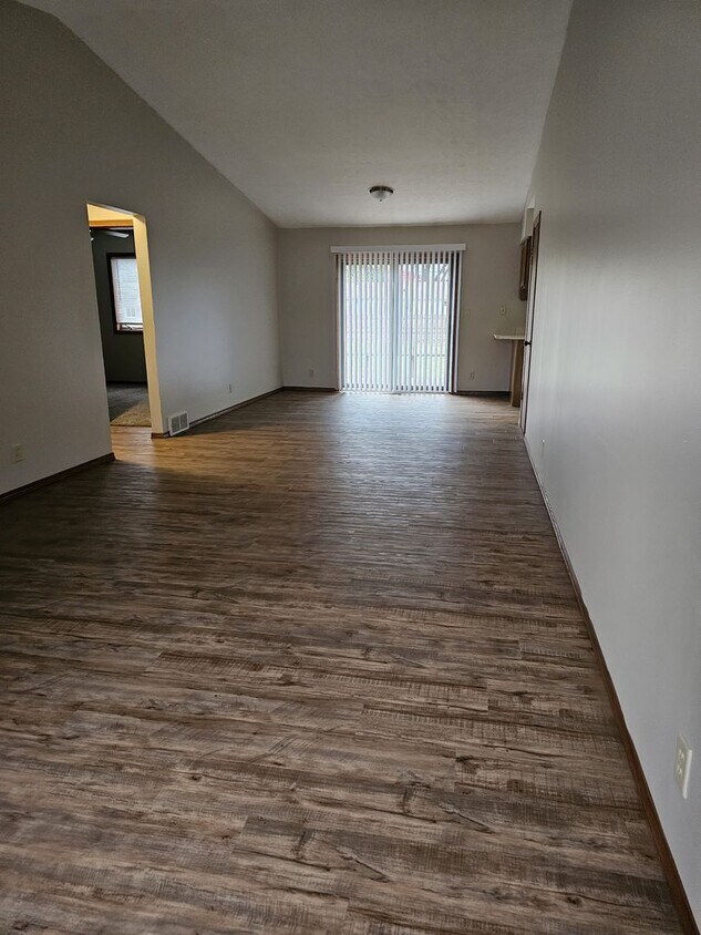 Foto del edificio - 902-910 S Phoenix Cir