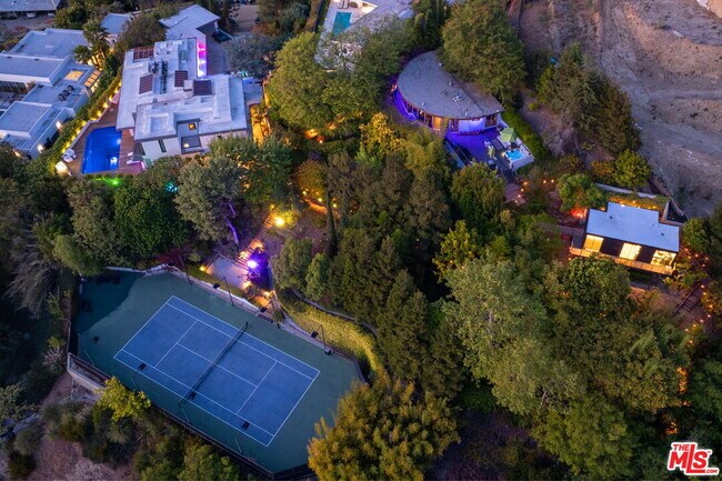 Foto del edificio - 2644 Eden Pl
