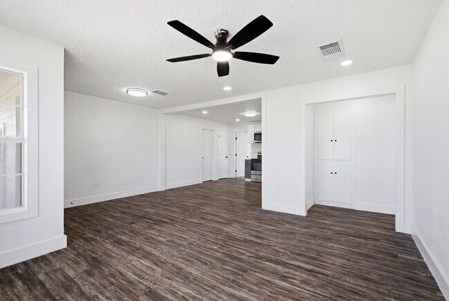 Building Photo - 1213 Patton Dr