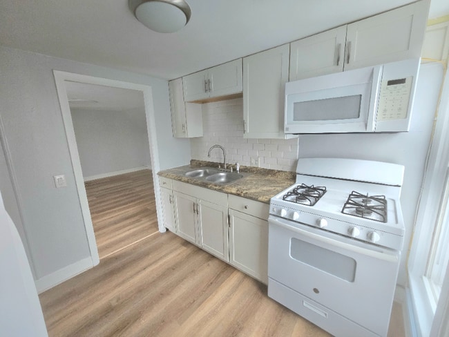 Building Photo - 25 Saltonstall St