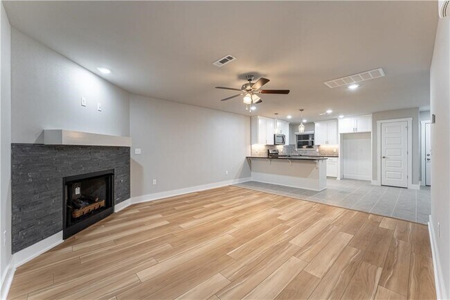 Foto del edificio - 503 W Arkansas St