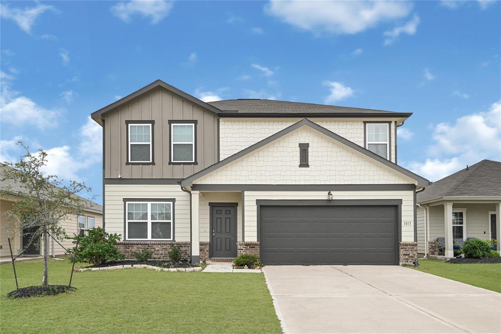 Primary Photo - 1013 Lacebark Pne Ln