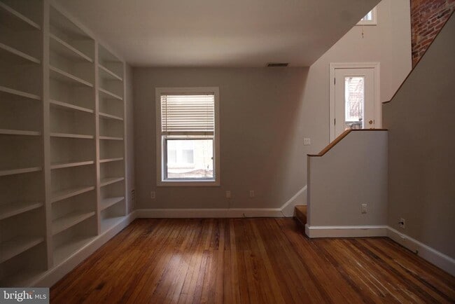 Foto del edificio - 1809 Riggs Pl NW
