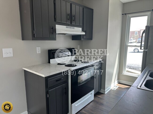 Foto del edificio - 2-Bed 1.5-Bath Townhome