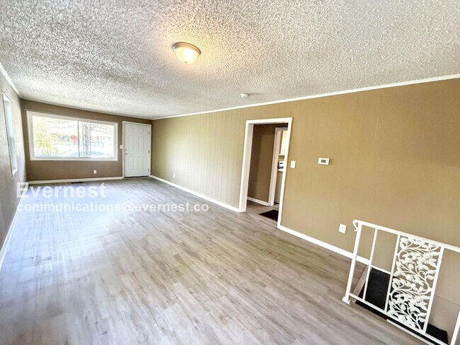 Foto del edificio - 109 22nd Ave W