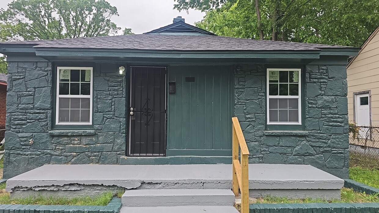 Primary Photo - 2238 Curry Ave