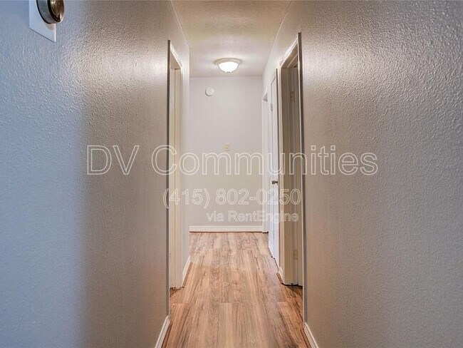 Foto del edificio - 2103 Goodwin Dr