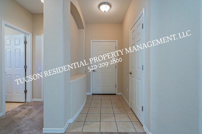 Foto del edificio - 6070 Wych Elm Pl