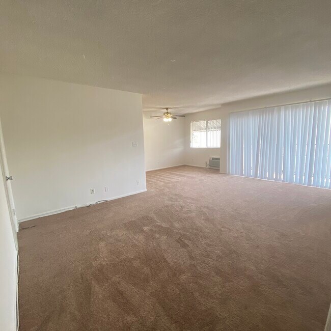 Foto del edificio - 16900 Parthenia St