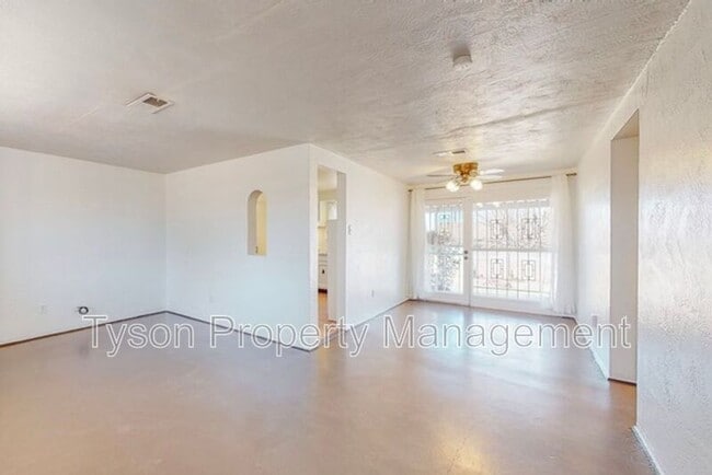 Building Photo - 3321 Cardenas Dr NE