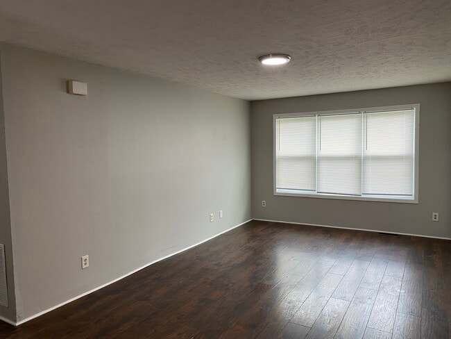 Building Photo - 25 Brianfield Dr