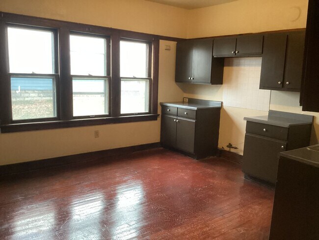 Foto del edificio - 2450-52 N. Buffum St.