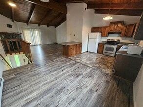 Building Photo - 411 Oklahoma St