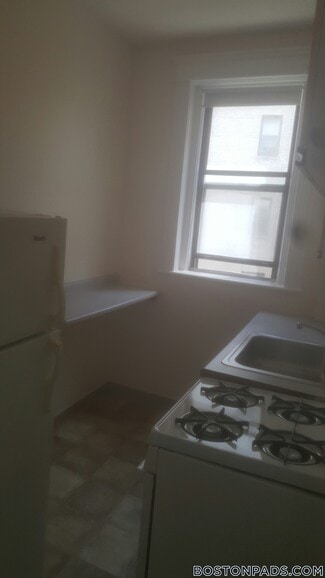 Building Photo - 1148 Commonwealth Ave