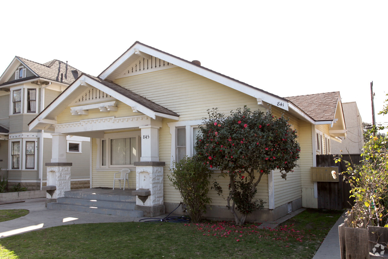 Foto del edificio - 841-845 Daisy Ave