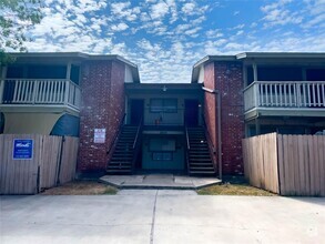 Building Photo - 8907 Parkfield Dr
