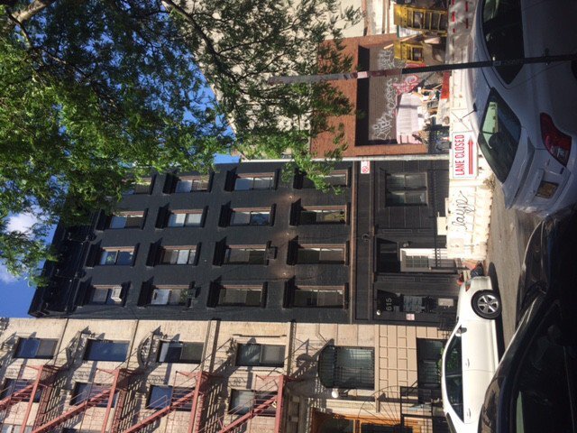 Foto principal - 611 E 6th St