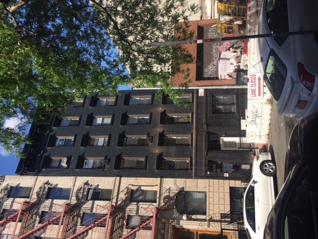 Primary Photo - 611 E 6th St