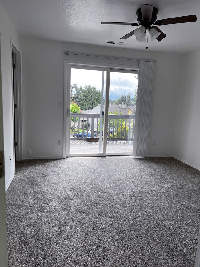 Building Photo - 1545 Fircrest Ct SE