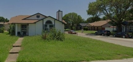 Building Photo - 1636 Thomaswood Ln