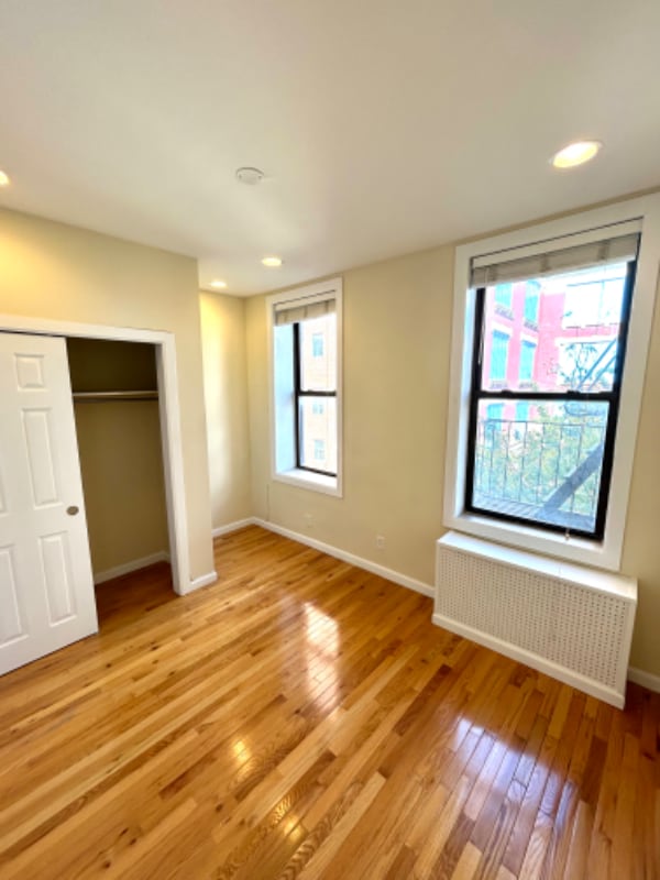 Primary Photo - 608 E 9th St