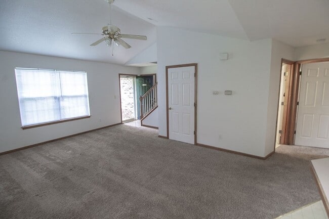 Building Photo - 5340-5342-5342 Godas Cir