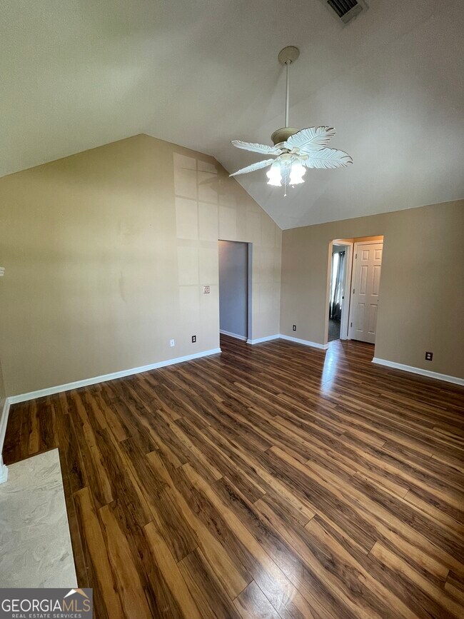 Foto del edificio - 207 Grand Ave